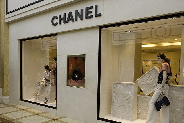 boutique pop-up Chanel