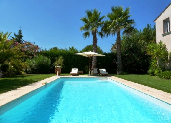 Rent Villa Las Margeritas St Tropez - outside area