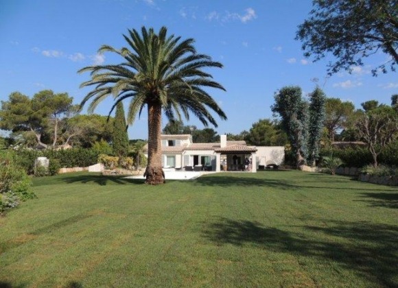 Villa Vladmoutte in Saint Tropez - House