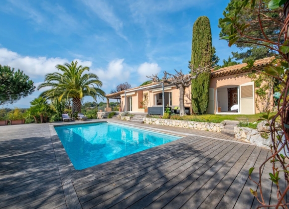 villa for rent st tropez cap tahiti swimming pool