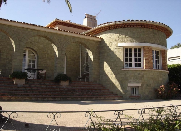 rent villa foustt st tropez center property
