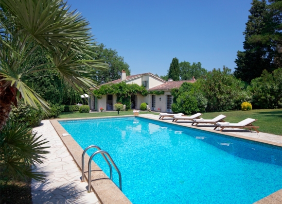 rent villa chesaine st tropez sainte anne property
