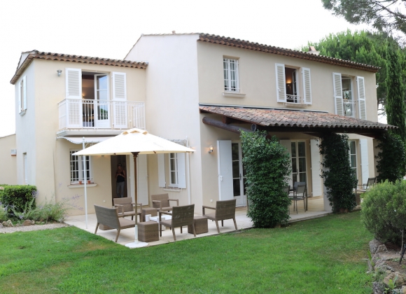 villa for rent st tropez domaine de la castellane villa hollanda property