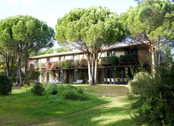 rent villa pampelonne villa Rudy Ricciotti property front