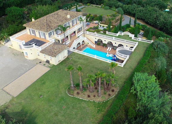 villa for rent st tropez route des plages karla property view