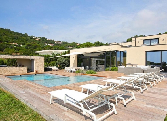 holiday villa escalet ramatuelle sea lodge swimming pool