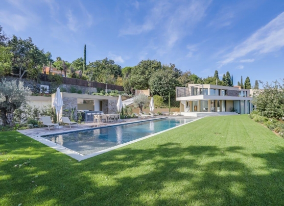 villa amabelisna for rent st tropez belle isnarde - garden and pool