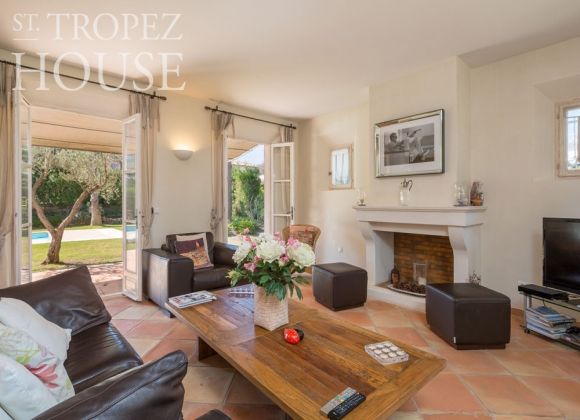 rent villa saint tropez domaine de la castellane living room
