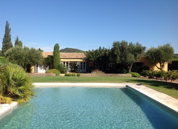 Villa Bastide des Vignes - main view with swimming pool