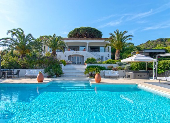 villa for rent sunset st tropez la belle isandre property front