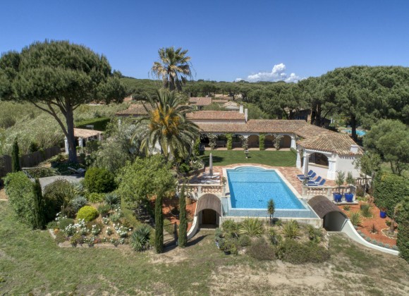 villa for rent rotonda pampelonne bird view