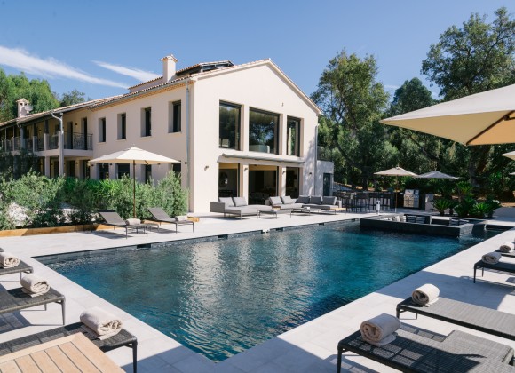 villa for rent reine la croix valmer swimming pool