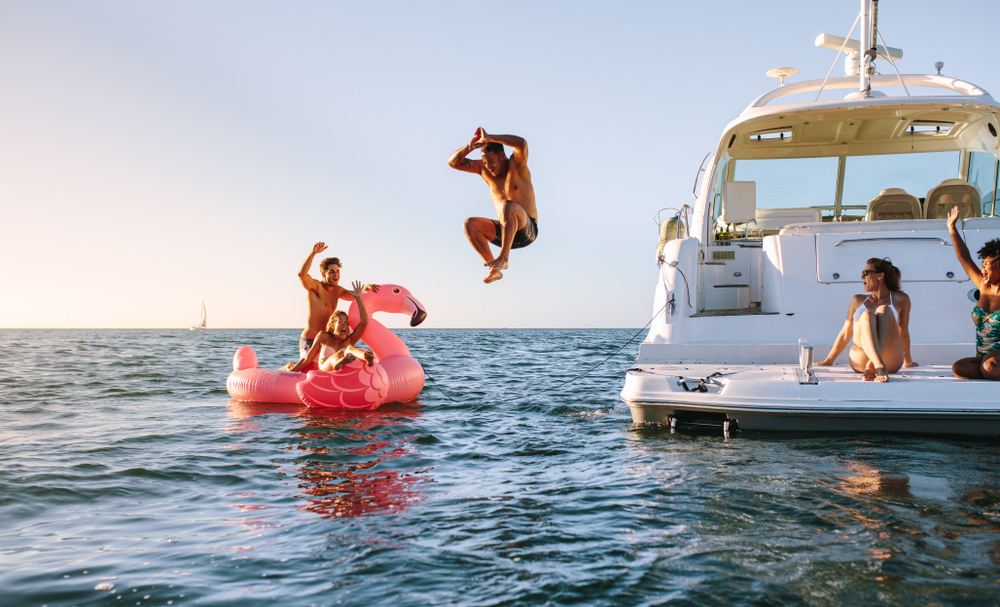 charter luxury yacht saint tropez