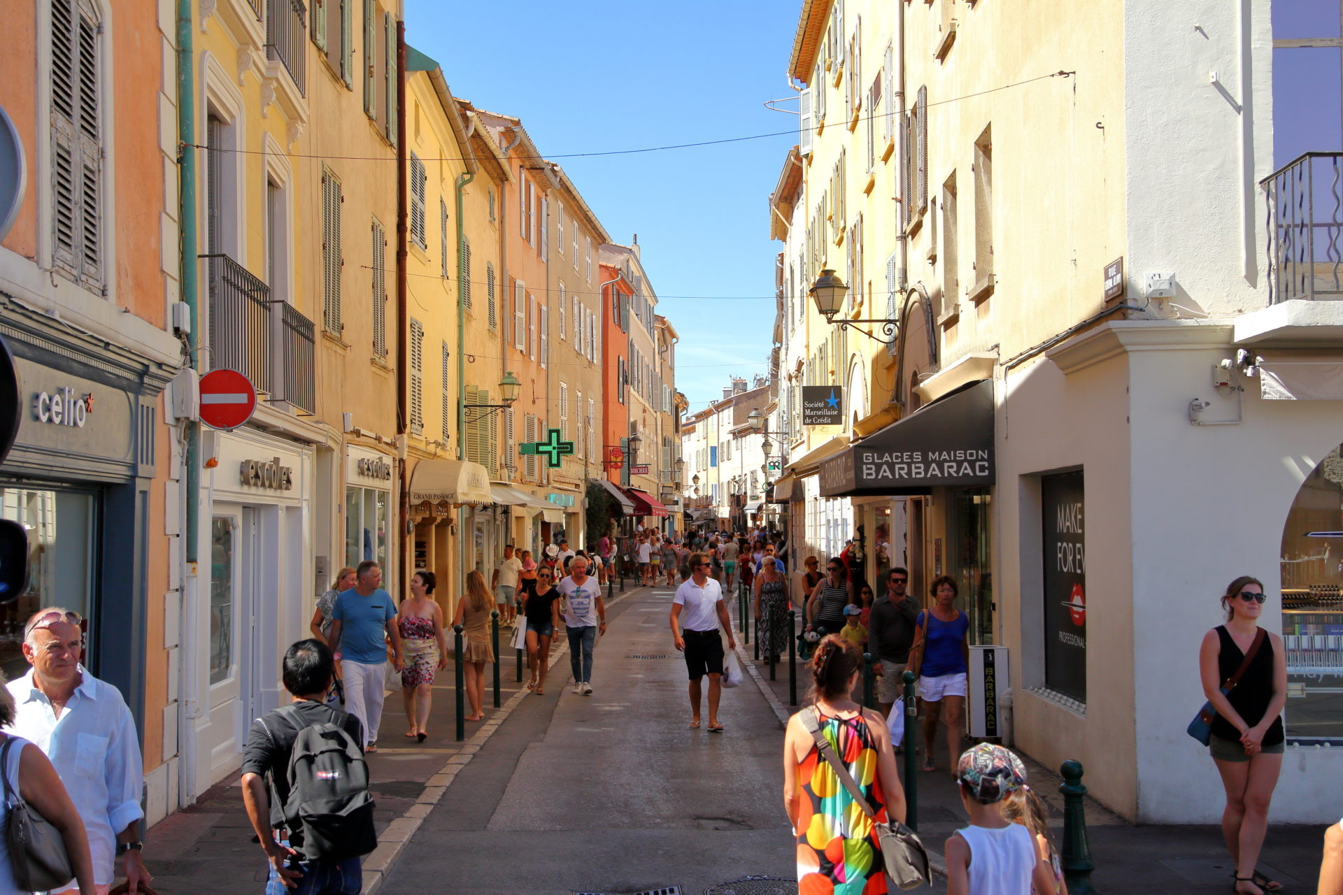 villas_near_restaurants_bar_st_tropez