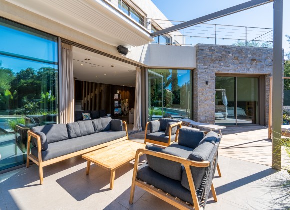holiday rental le ponant la croix valmer terrace