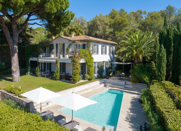 villa for rent armani casa st tropez center birdview